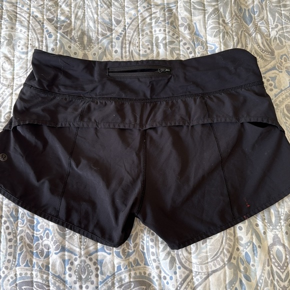 GUC - LuluLemon black short shorts - Picture 2 of 4